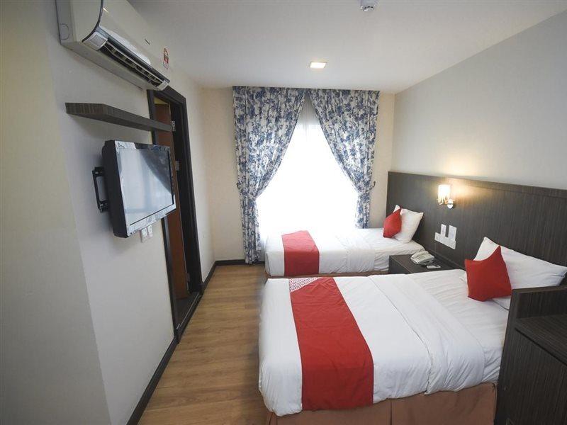 Super Oyo 985 Hotel Nur Miri Zewnętrze zdjęcie