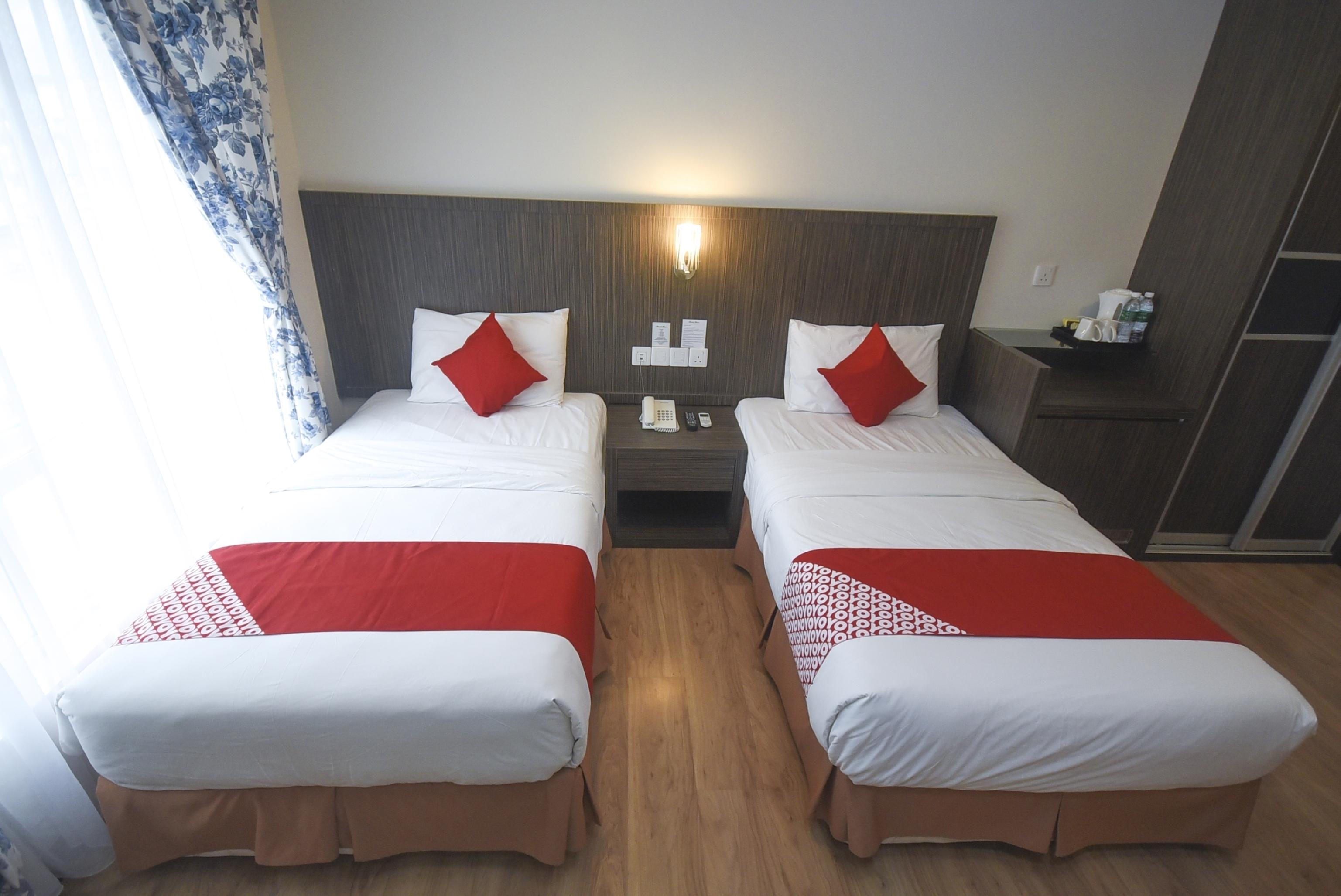 Super Oyo 985 Hotel Nur Miri Zewnętrze zdjęcie