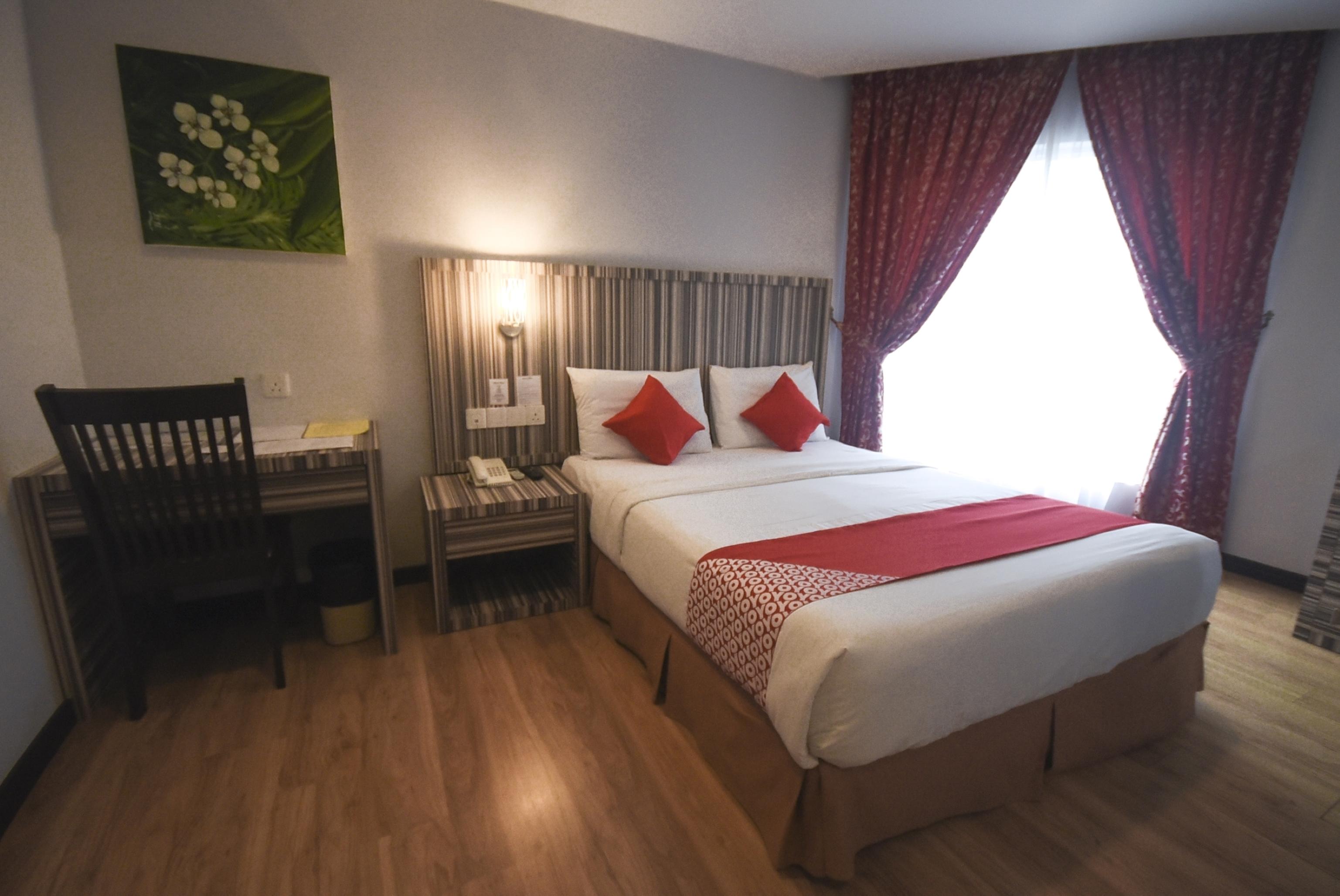 Super Oyo 985 Hotel Nur Miri Zewnętrze zdjęcie
