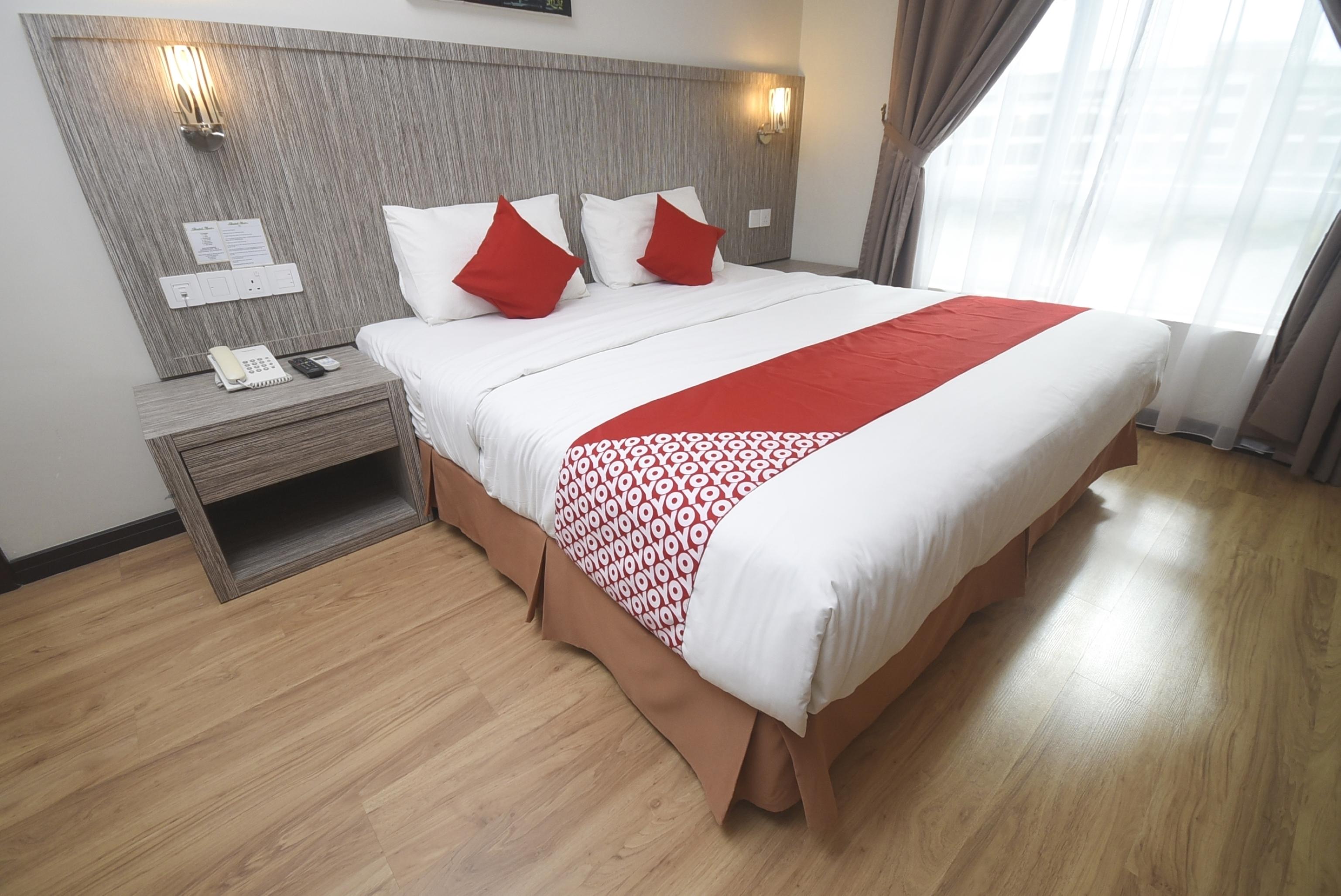 Super Oyo 985 Hotel Nur Miri Zewnętrze zdjęcie