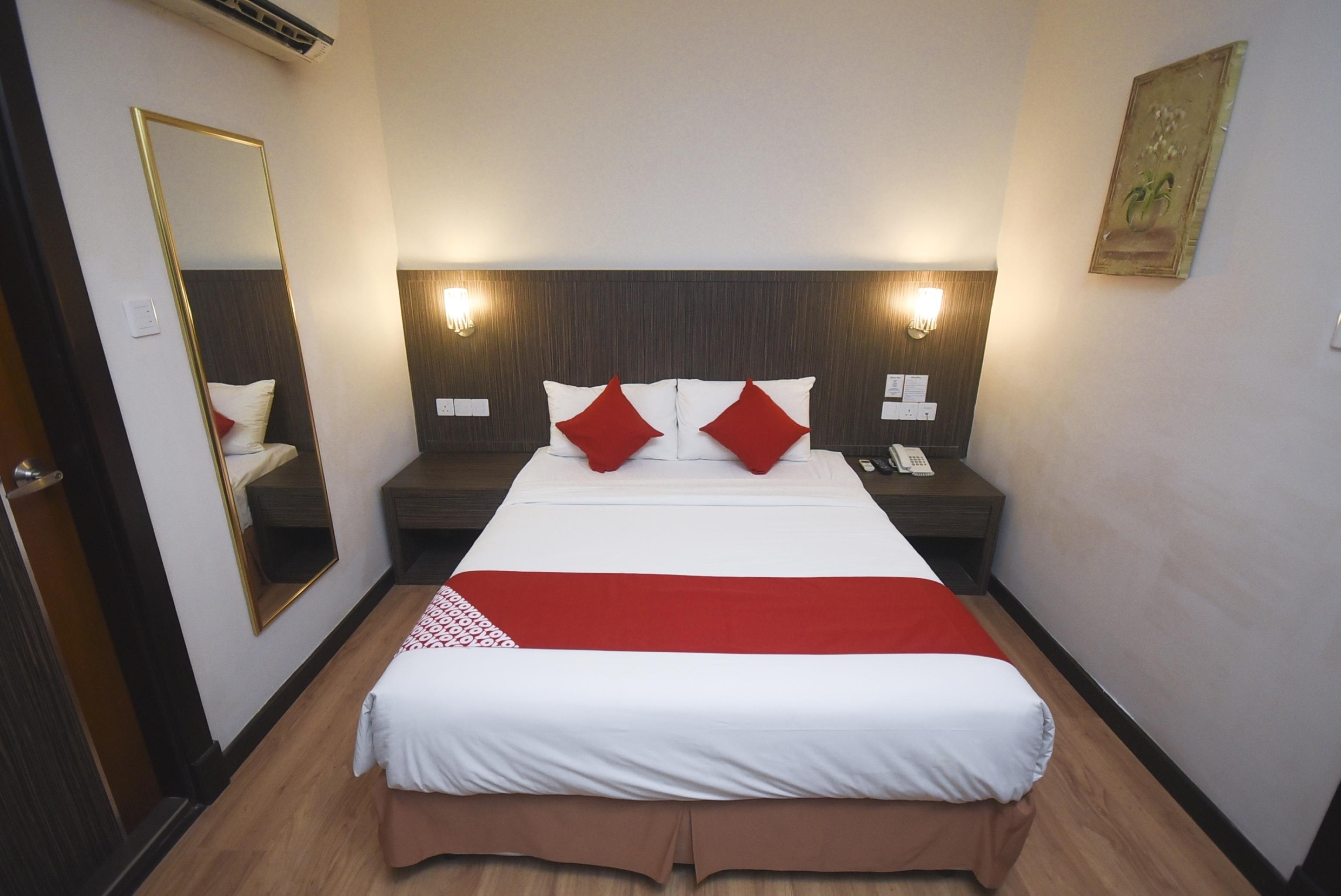 Super Oyo 985 Hotel Nur Miri Zewnętrze zdjęcie