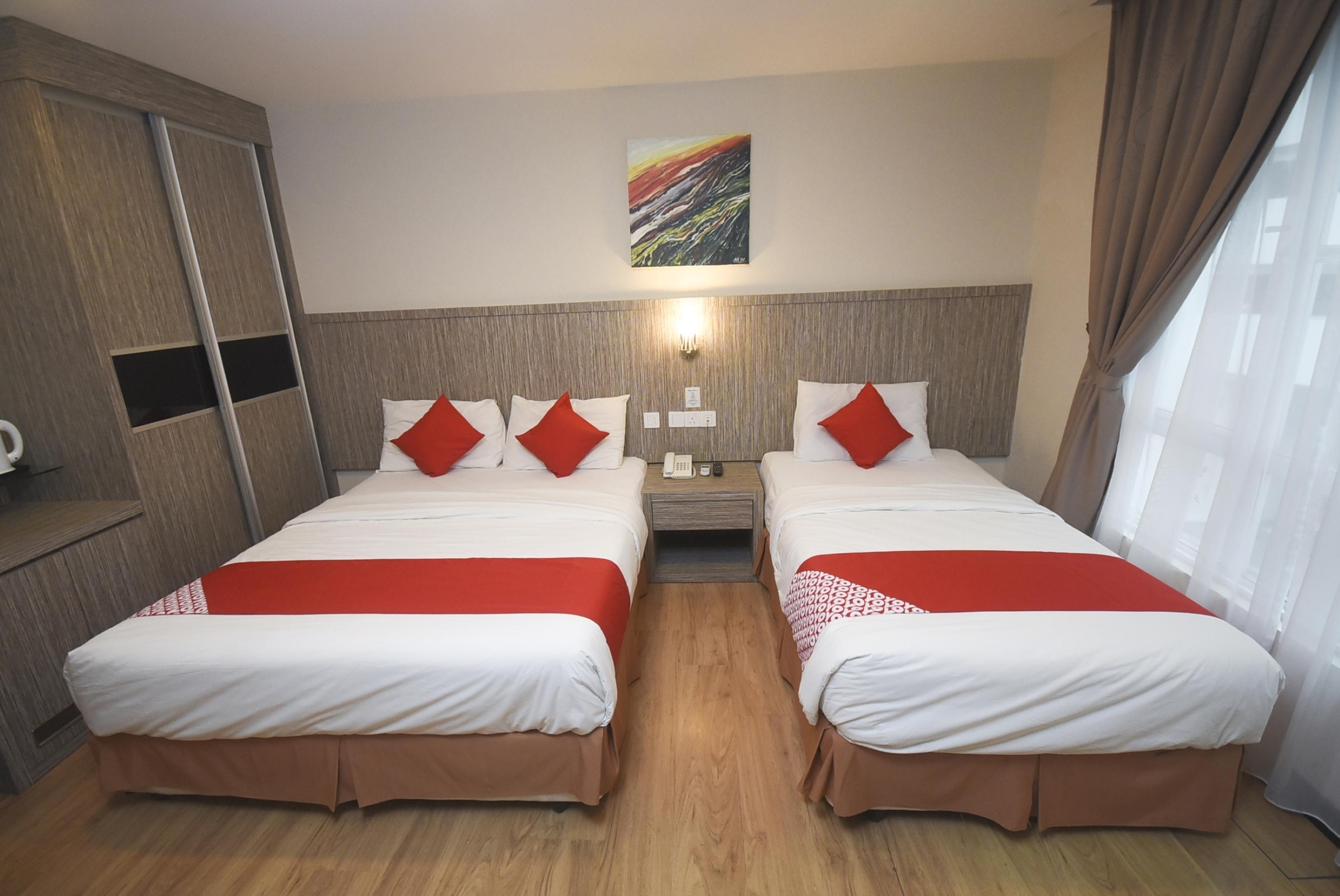 Super Oyo 985 Hotel Nur Miri Zewnętrze zdjęcie