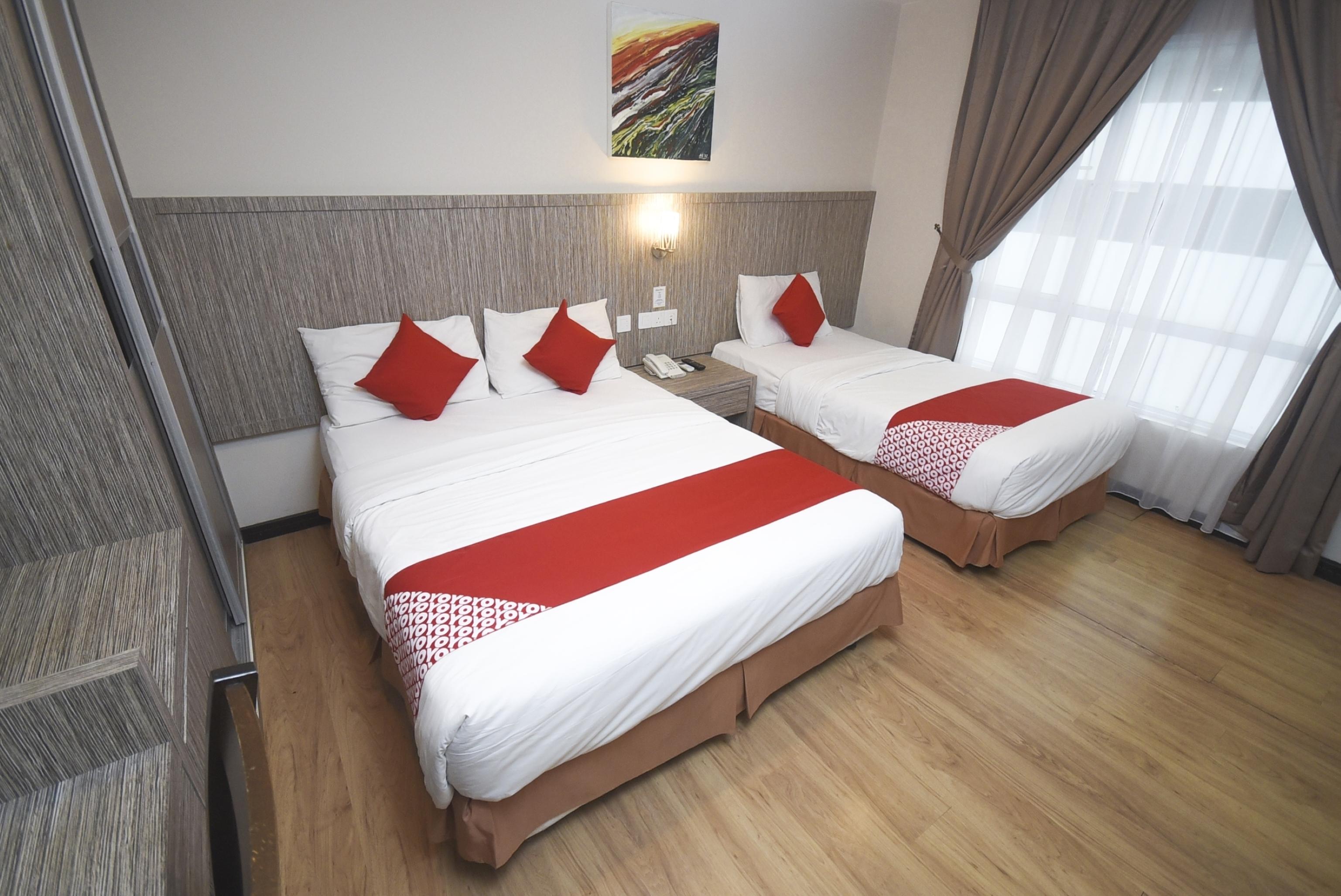 Super Oyo 985 Hotel Nur Miri Zewnętrze zdjęcie