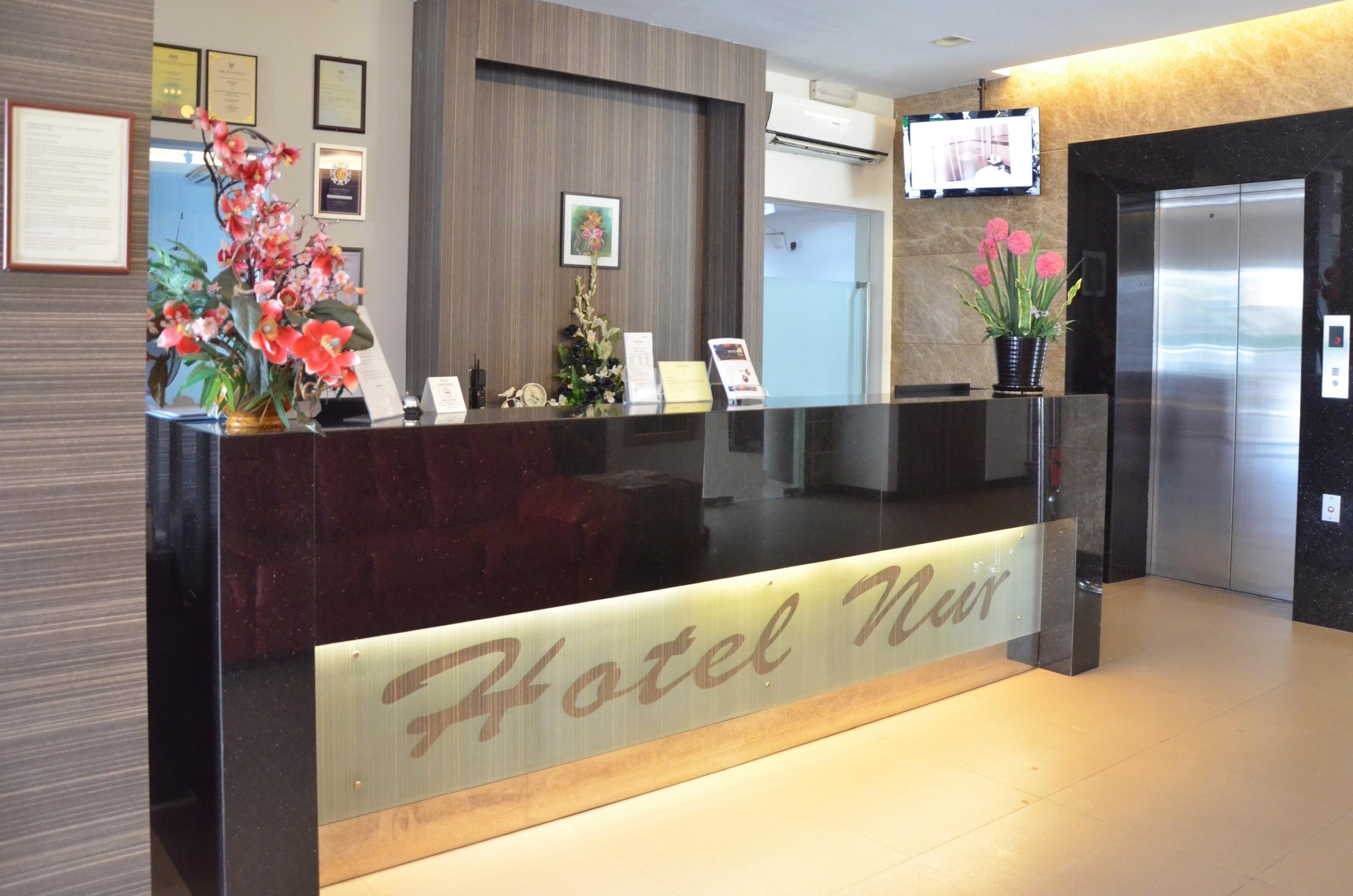 Super Oyo 985 Hotel Nur Miri Zewnętrze zdjęcie