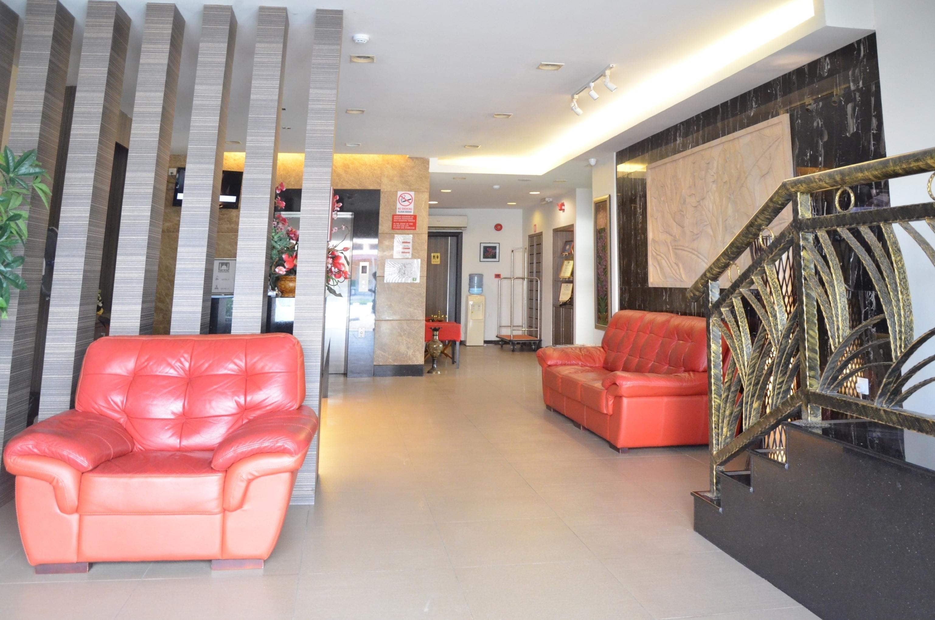 Super Oyo 985 Hotel Nur Miri Zewnętrze zdjęcie