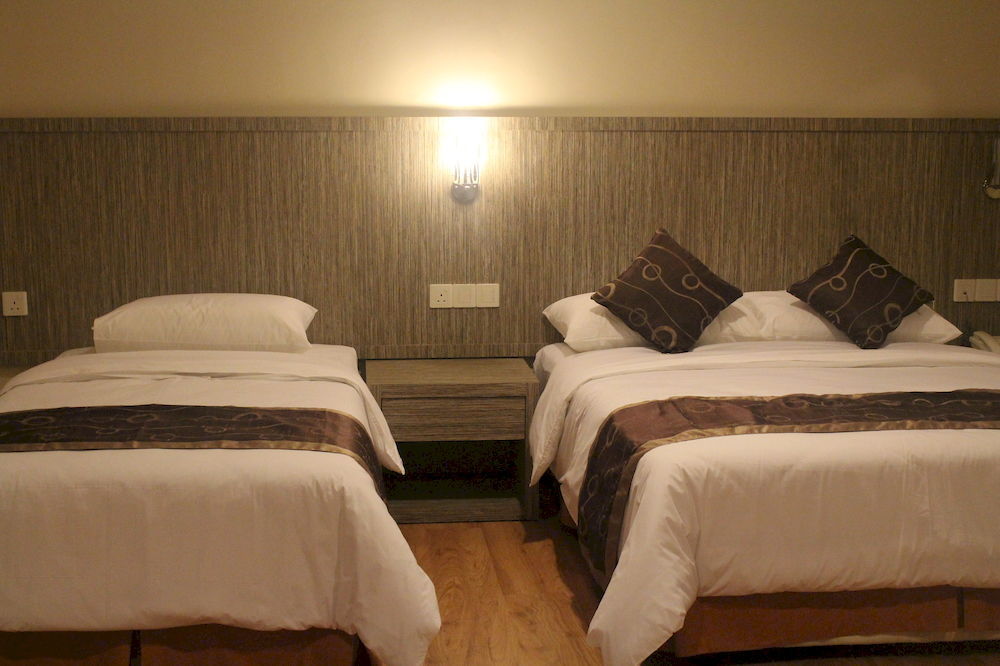 Super Oyo 985 Hotel Nur Miri Zewnętrze zdjęcie