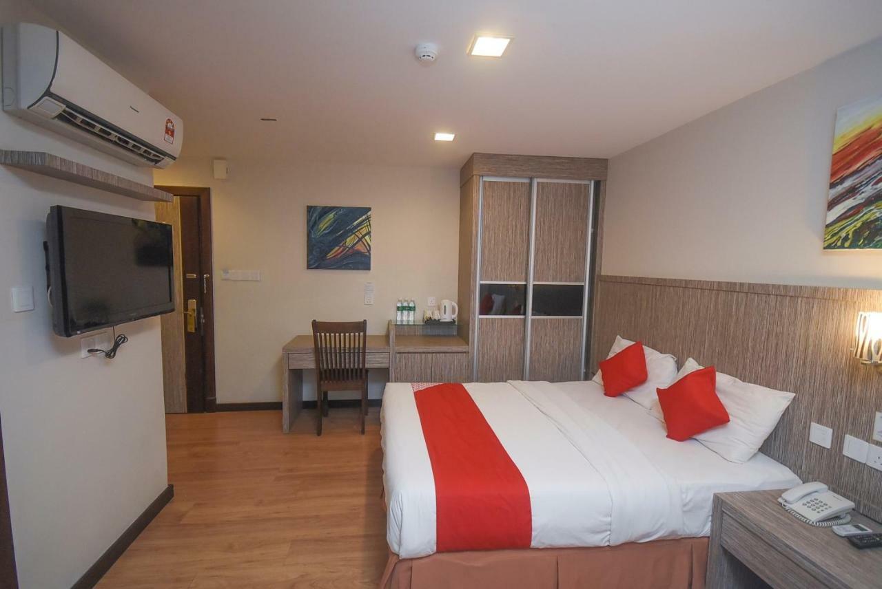 Super Oyo 985 Hotel Nur Miri Zewnętrze zdjęcie