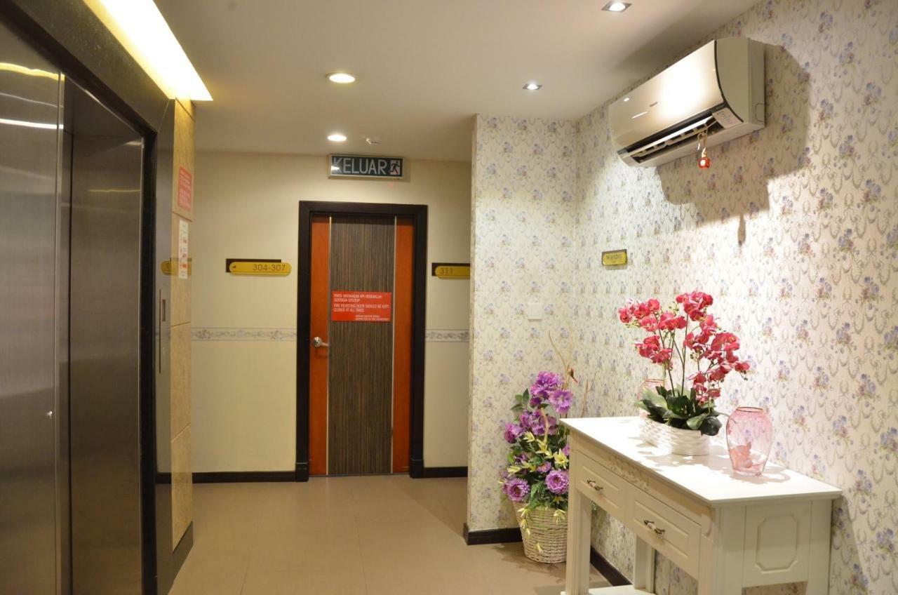 Super Oyo 985 Hotel Nur Miri Zewnętrze zdjęcie